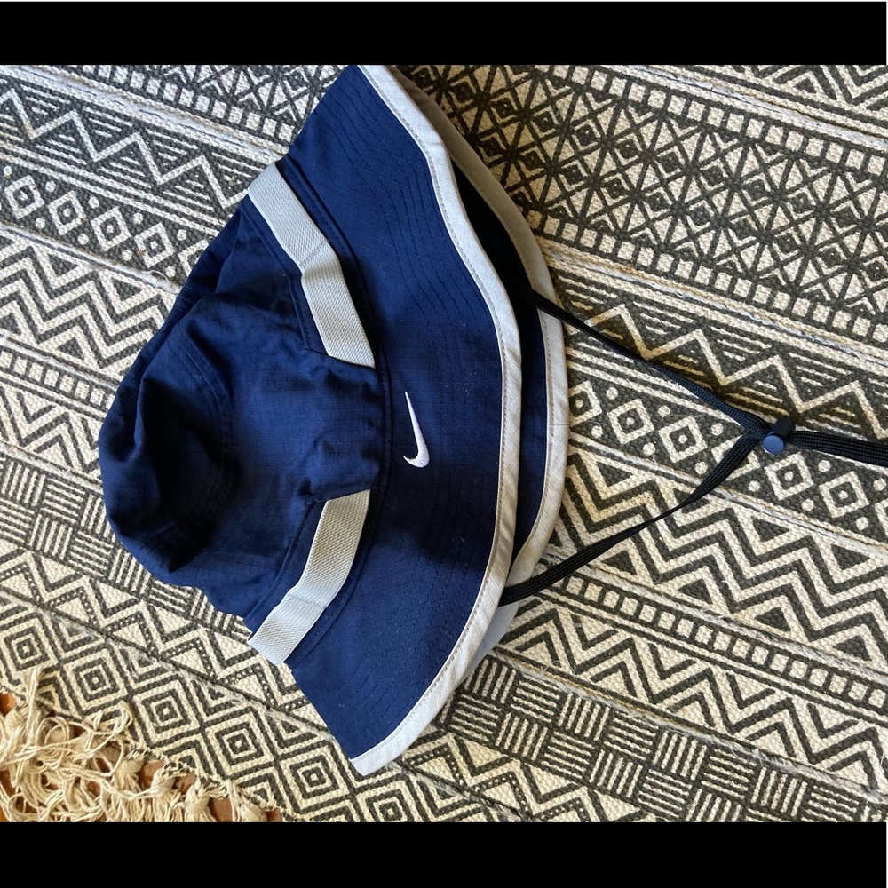 Navy bucket hat